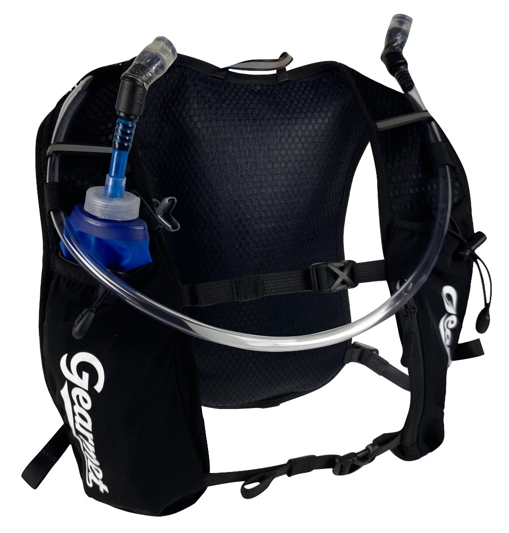 lunadu0514's tweet image. 🏃‍♂️💨 Ready to conquer your next run? Our new black hydration vest is here to keep you going! Lightweight, breathable design with secure storage. Stay hydrated, stay focused! 

#Dowsen #NewDesign #RunningVest #HydrationVest