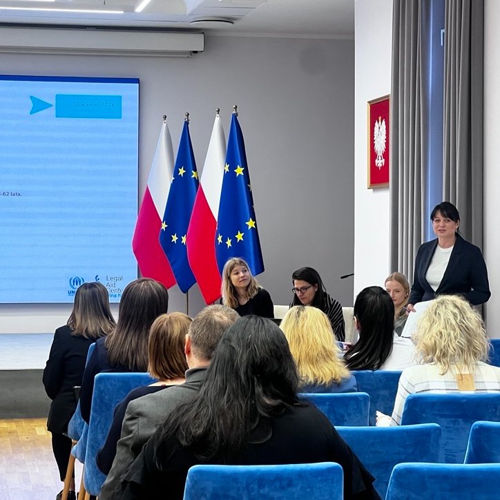 UNHCRPoland's tweet photo. Wspólnie z Centrum Pomocy Prawnej im. Haliny Nieć UNHCR przeprowadził sesję dotyczącą ustawy wygaszającej wsparcie dla uchodźców z Ukrainy dla władz lokalnych i partnerów.

Silna współpraca przez wymianę doświadczeń w ramach Regionalnego Planu Działań na Rzecz Uchodźców 💪🙏 https://t.co/DwFIwYg9SR
