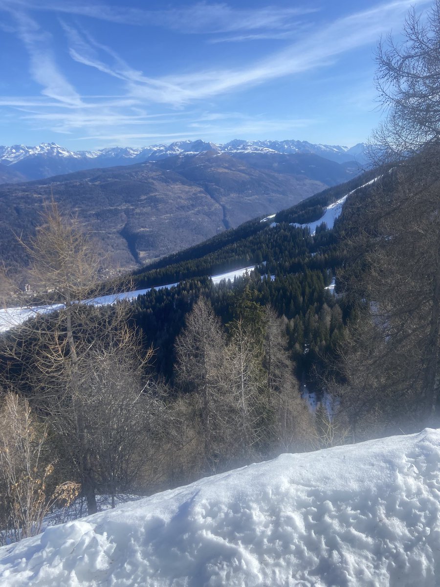 RawlinsPE's tweet photo. It is a magical start to day 4 ❄️🇮🇹☀️⛷️❄️ https://t.co/mGKvXoAAev