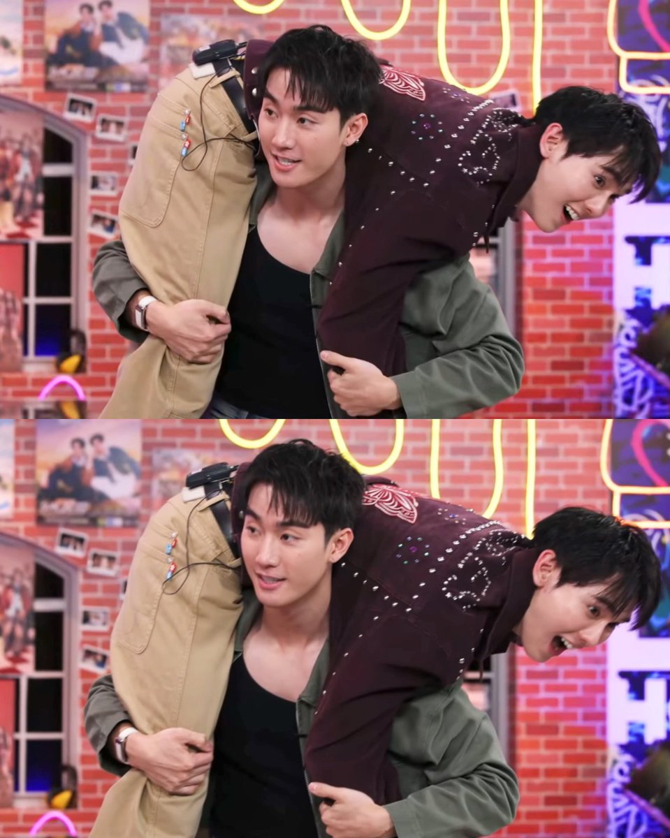 fxyrein's tweet image. Force seems to have run out of ways to carry Book 😭😭😭
He’s tried every carrying style imaginable, so what’s left? I’m so curious about tomorrow’s fancon! ☝️😋

The options:
A. Fireman's Lift
B. Koala Style
C. Bridal Style
D. Piggyback
??

#forcebook #ฟอสบุ๊ค