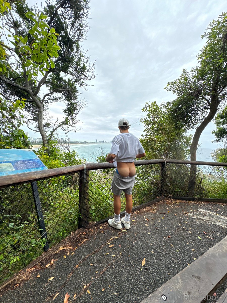 BrissyTwink tweet media