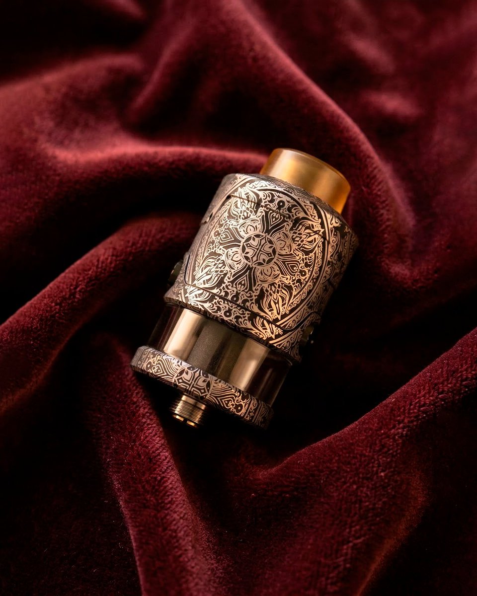 DJV_GLOBAL's tweet image. DJV RDTA V2---Nocturnal Sigil
Inspired by Malaysian Wax Batik, and we are trying our best to combine the culture with the tech！

#vapelove #podvape #vapefamily #newvape #vapenews #vapeboy #vaperussia #ukvape #vapestore #vapefam #vapestore #dotaio #vapor #vaporwaveaesthetic