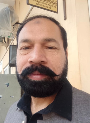 اسلام آباد پولیس کے کانسٹیبل نے خودکشی کر لی، ذرائع کے مطابق کانسٹیبل امجد صدیق سے کچھ دن قبل ایک ملزم فرار ہو گیا، جس پر اُسے نوکری سے برخاست کر دیا گیا، ملزم پھر پکڑا گیا لیکن کانسٹیبل بحال نہیں ہوا، کئی بار اُس نے افسران سے اپیل کی لیکن سنی نہ گئی، آج خود کو گولی مار لی۔۔!!