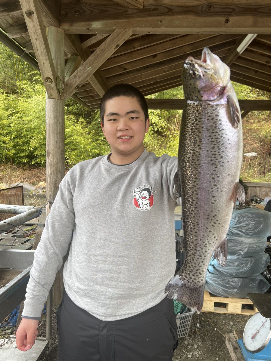 黒保根フィッシング tweet media