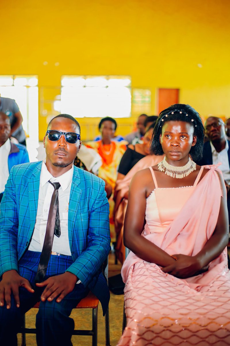 🚨 UMUSARURO🚨
Mu gusoza ibiganiro by'ibyumweru cumi na bitanu muri gahunda ya mvura nkuvure  ku kurwanya amakimbirane mu ngo,ejo hashize imiryango 2 yafashe icyemezo  cyo gusezerana imbere y'amategeko!Ni igikorwa cyayobowe n'umunyamabanga nshingwabikorwa w'umurenge wa Gatsibo.