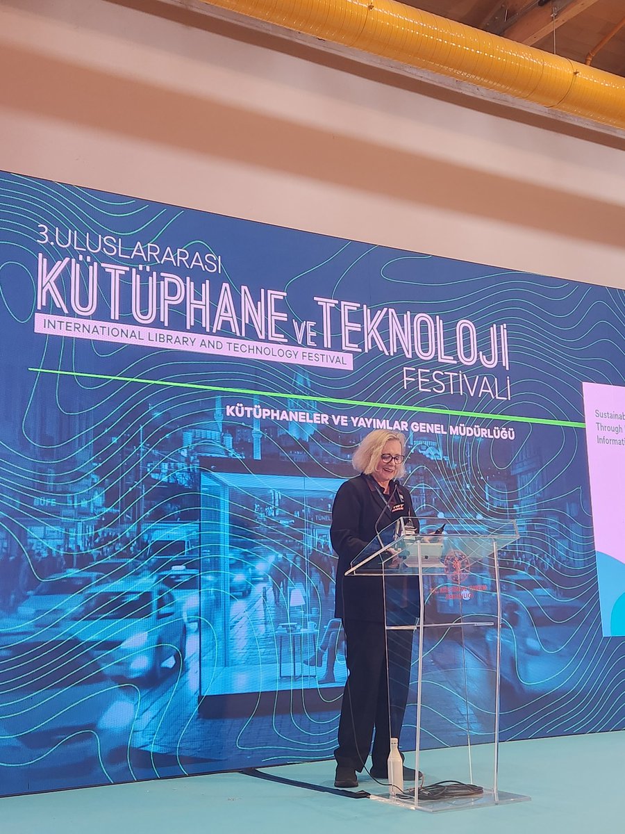 Sami_Cuhadar's tweet photo. Uluslararası Kütüphane Dernekleri ve Kurumları Federasyonu (IFLA) Genel Sekreteri Sharon Memis Rami Kütüphanesinde 3. Uluslararası Kütüphane ve Teknoloji Fuarında açılış konuşmasını yapıyor https://t.co/0B2UkldQDY