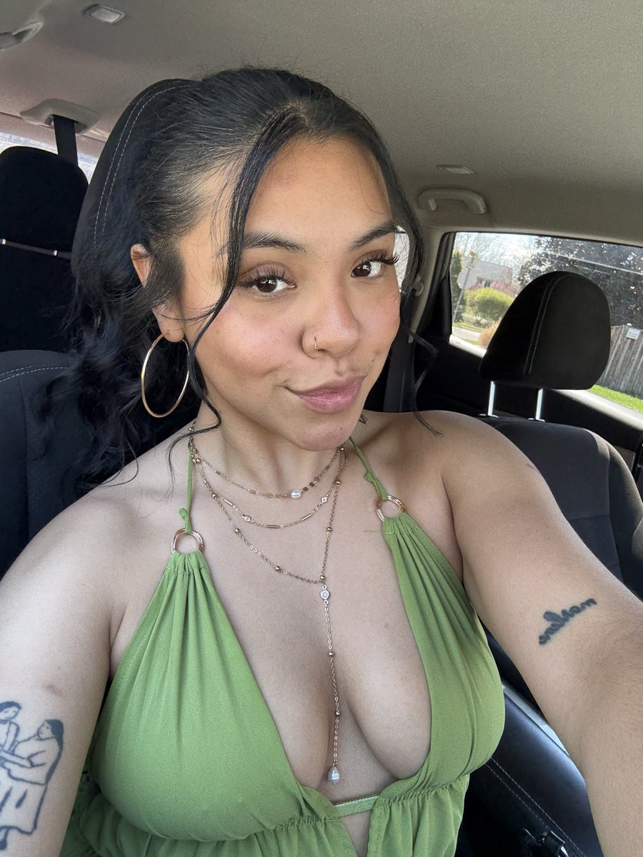 erikaaamunoz's tweet photo. happy spring 🌱🌼🌷🌺🌹 https://t.co/D3ZZvez5p4