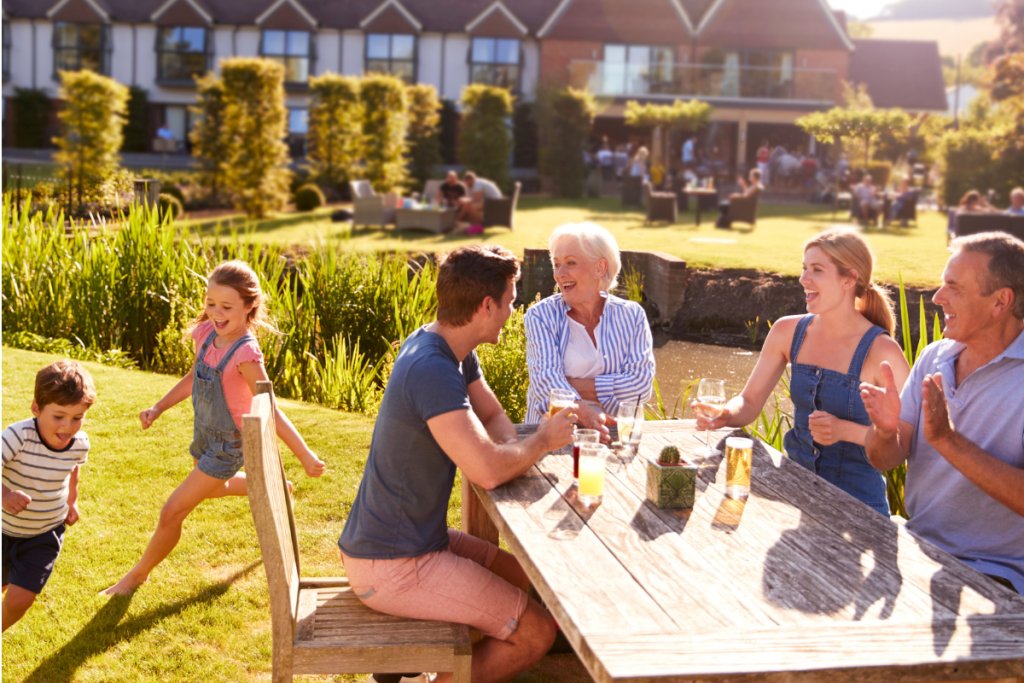 Tom Leicester tweet media