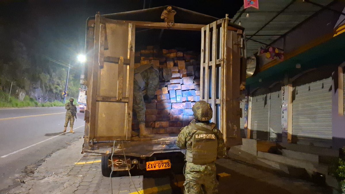 Fuerzas Armadas del Ecuador tweet media