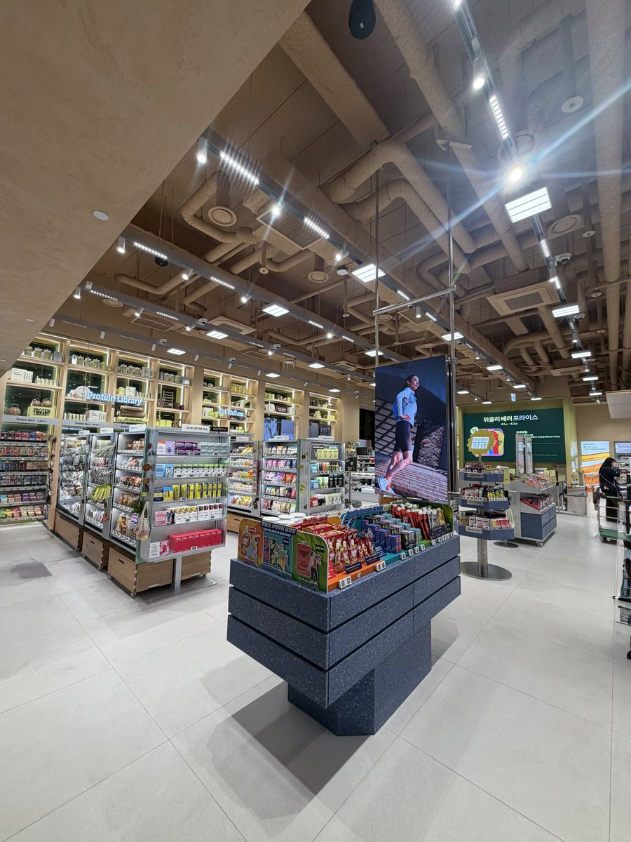 みーな tweet media