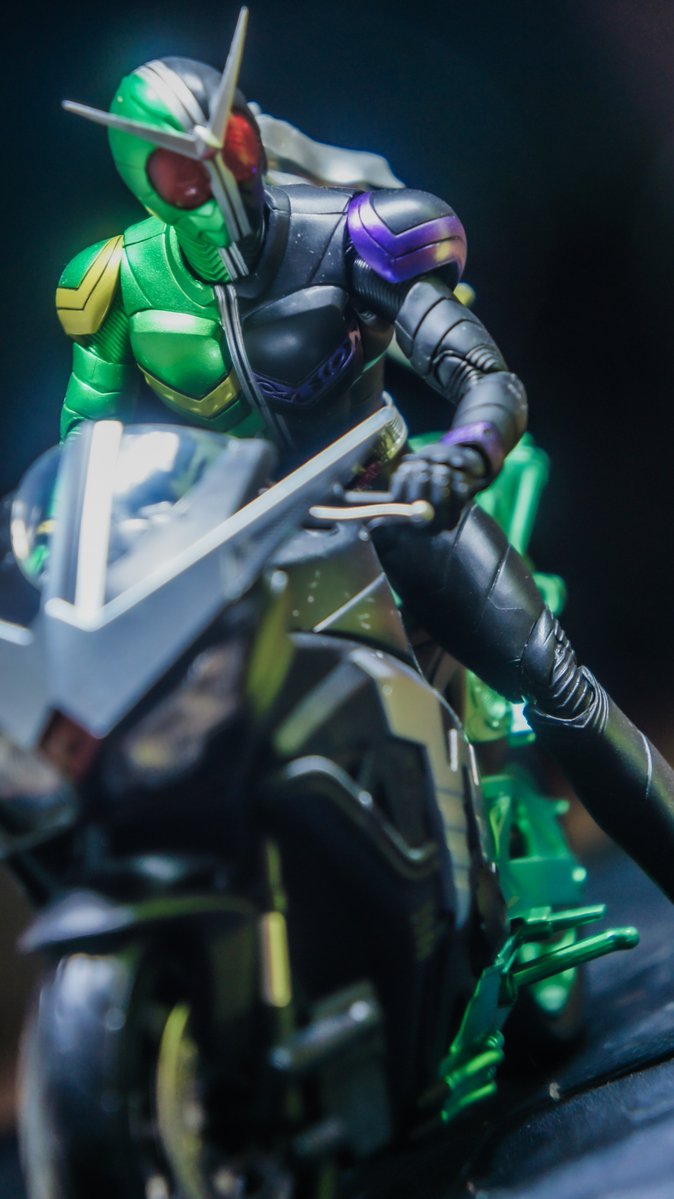 右利き@ tweet media