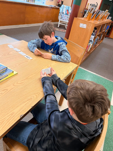 rsu18's tweet photo. Crazy 8’s Math Club at Williams Elementary School took students on a cross-country adventure without leaving the classroom.#WeAreRSU18 #WESproud18
https://t.co/HsBVhLJ9Cb https://t.co/P7xGXsYuCd