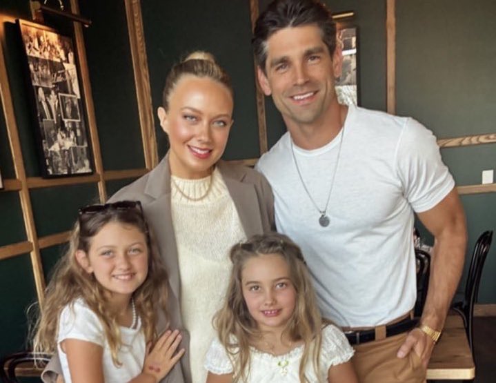 MileyUpdates's tweet photo. Melissa Ordway who played with Miley Cyrus at the last song and now is married and have kids with Miley’s ex Justin Gaston, just posted singing “Best of both worlds” with their kid in the car 🥹 https://t.co/4ZU7LYjKS7