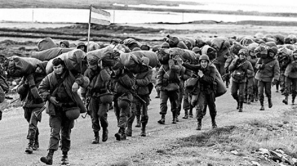 LopezDeGaetano's tweet photo. 44 AÑOS, MALVINAS SIEMPRE ARGENTINAS

Hoy conmemoramos un día muy especial: el 2 de abril, un símbolo de nuestra lucha y nuestra identidad como argentinos.
Rendimos homenaje a cada uno de los veteranos y ex combatientes. Han demostrado no solo coraje en el campo de batalla, sino también un compromiso inquebrantable con nuestra soberanía, identidad y nuestra historia.

Las Malvinas fueron, son y serán siempre 🇦🇷