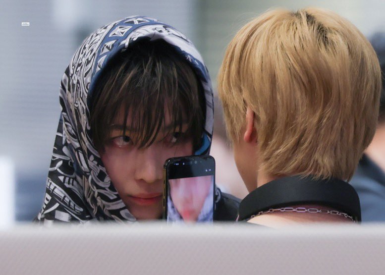 ari on fire ✮ ⋆ ˚ tweet media