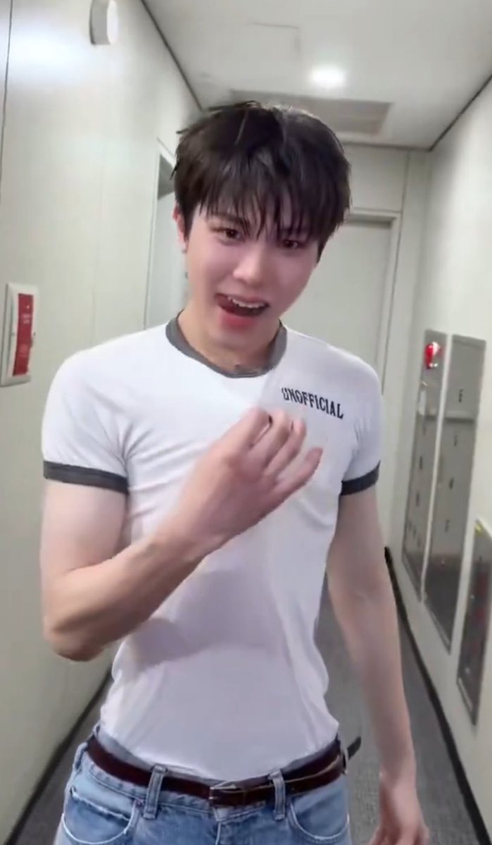 𝓋𝑒𝓁 tweet media