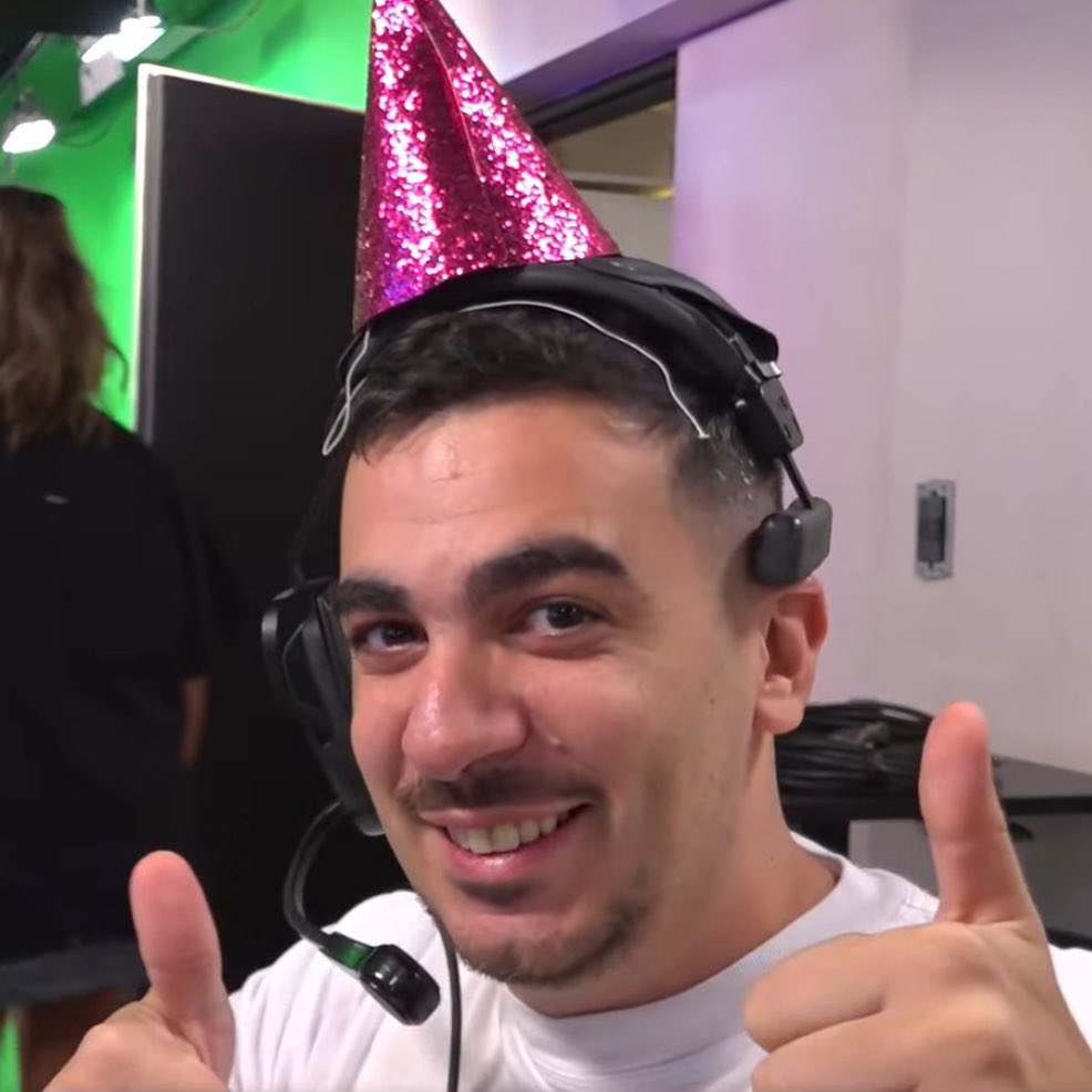 cm de luzu tweet media