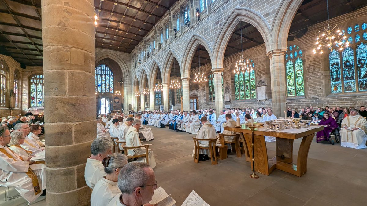 Wakefield Cathedral tweet media
