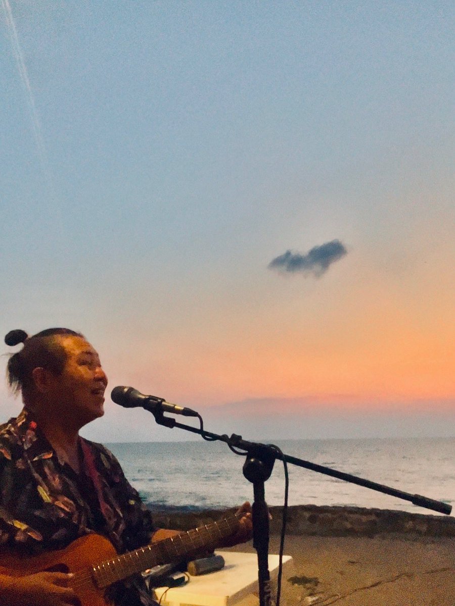 Non4twit tweet media