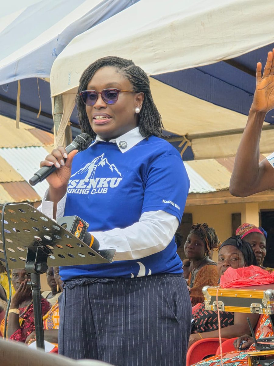 Asempa947_FM's tweet image. Tsenku Hiking Club Donates Refurbished ICT Lab to Tutu Methodist School

#asempafm