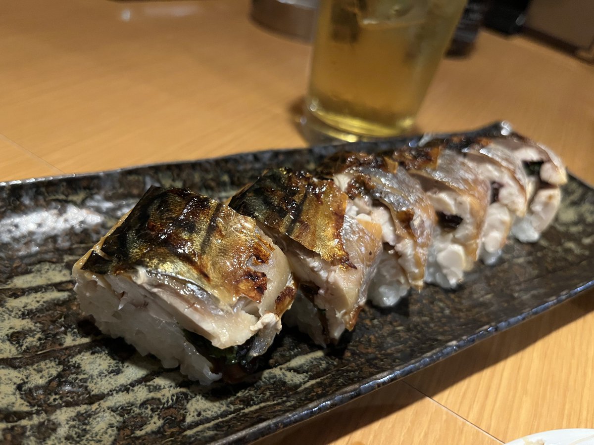 美味しいご飯食べて飲んで帰ってきたのに、直帰の日より30分早いってどういうこと🥺？やっとちゃんとした夕飯にありつけた感じ💦今週大変でした😵‍💫あと1日あるけどちょっと元気出た！！！