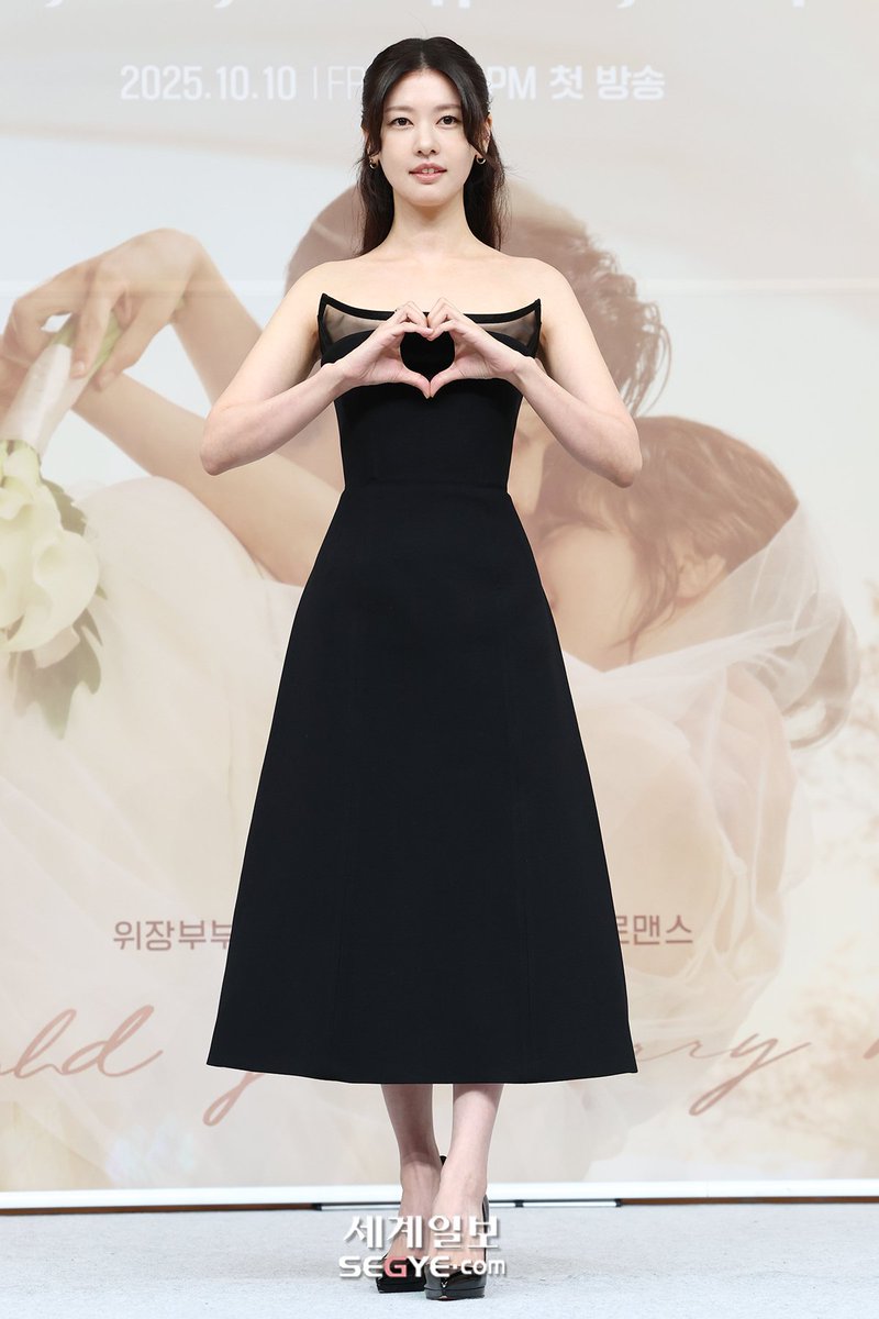 jung so min pics tweet media