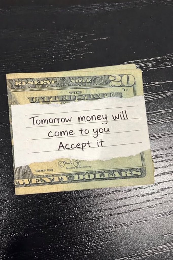 Eze Young tweet media