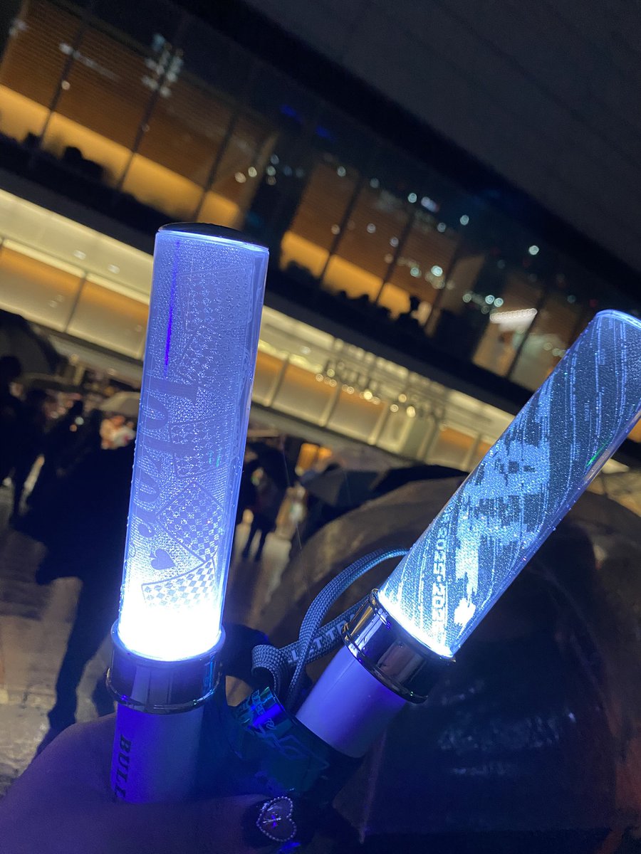 ℝ𝕒𝕪 tweet media