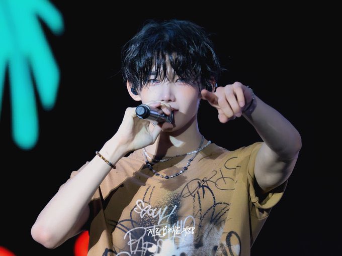 🫧 rei. tweet media