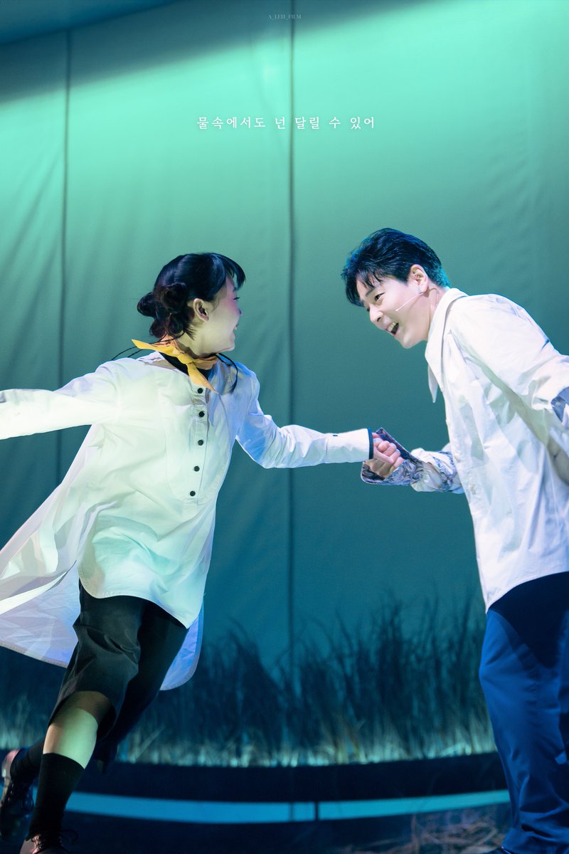 아래필름 tweet media