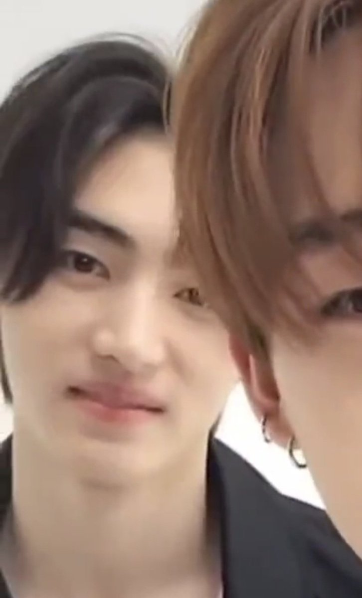 ❄️얼음별 tweet media