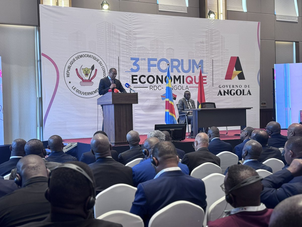 pascal_mulegwa's tweet image. En cours à Kinshasa, clôture du troisième forum économique #RDC🇨🇩 - #Angola 🇦🇴 dont les échanges commerciaux ne dépassent pas les 600 millions USD/l’an. Les deux camps sont rabougris par le commerce informel, le manque d’incitation et les facilitations administratives. 

Le gros