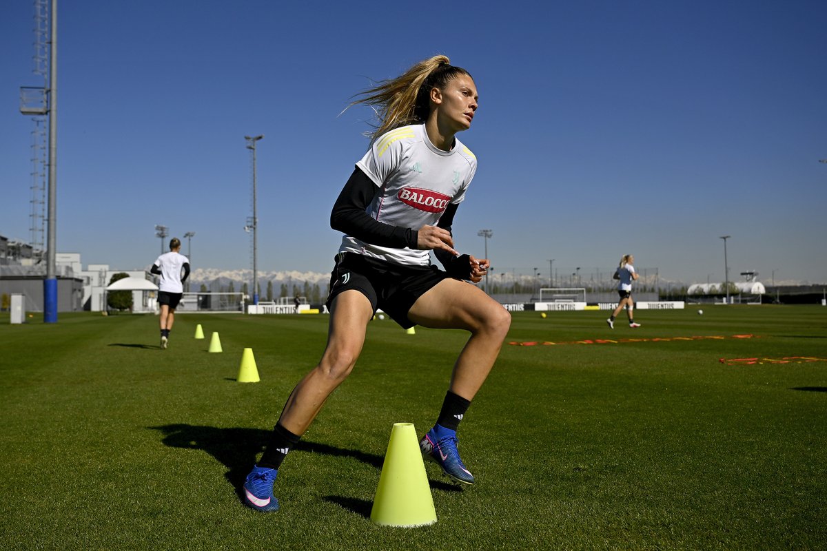 JuventusFC tweet media