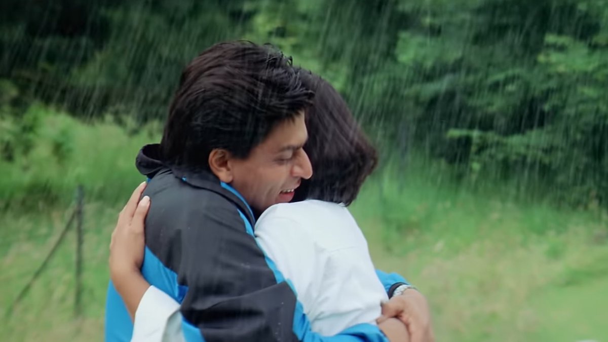 FilmyKitty's tweet image. the not-your-boyfriend hugs come in blue