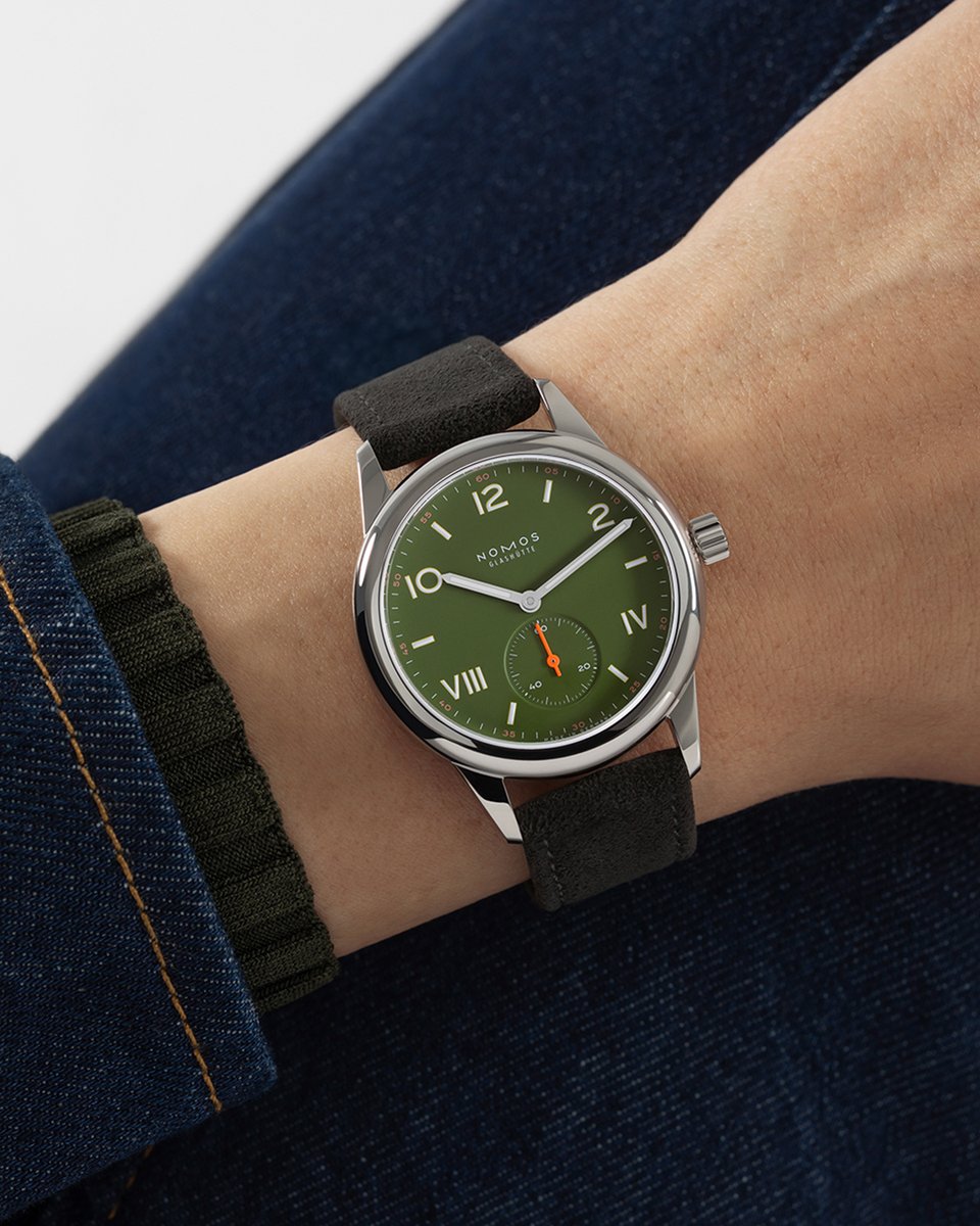 nomosglashuette's tweet image. #ClubCampus all olive includes space for a custom engraving on the stainless steel back. Up to four lines can commemorate a milestone in life, achievement, or meaningful message – making this #watch a truly personal companion for life’s next chapter.

nomos-glashuette.com