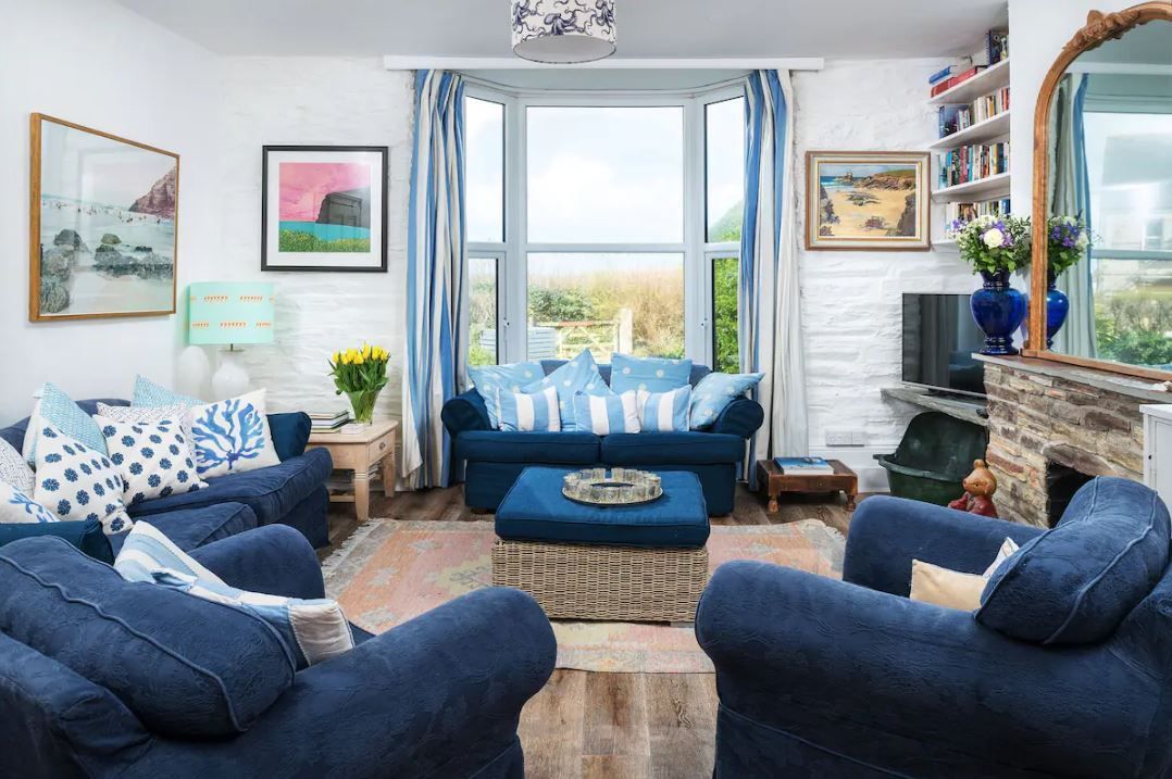 WeAcceptPets's tweet image. 🌊 One Atlantic Terrace Escape 🌊

One Atlantic Terrace offers the perfect getaway for every season, whether enjoying sunny beach days or cosy winter retreats. 🏖️

Accepts 🐶 
weacceptpets.co.uk/Cornwall/8779

#CoastalEscape #StaycationUK #BeachBreak #WinterRetreat #SeasideStay #Trevone