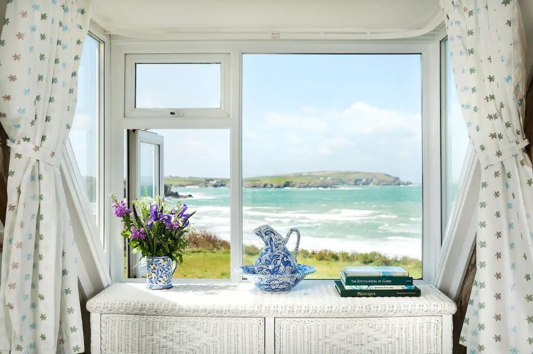 WeAcceptPets's tweet image. 🌊 One Atlantic Terrace Escape 🌊

One Atlantic Terrace offers the perfect getaway for every season, whether enjoying sunny beach days or cosy winter retreats. 🏖️

Accepts 🐶 
weacceptpets.co.uk/Cornwall/8779

#CoastalEscape #StaycationUK #BeachBreak #WinterRetreat #SeasideStay #Trevone