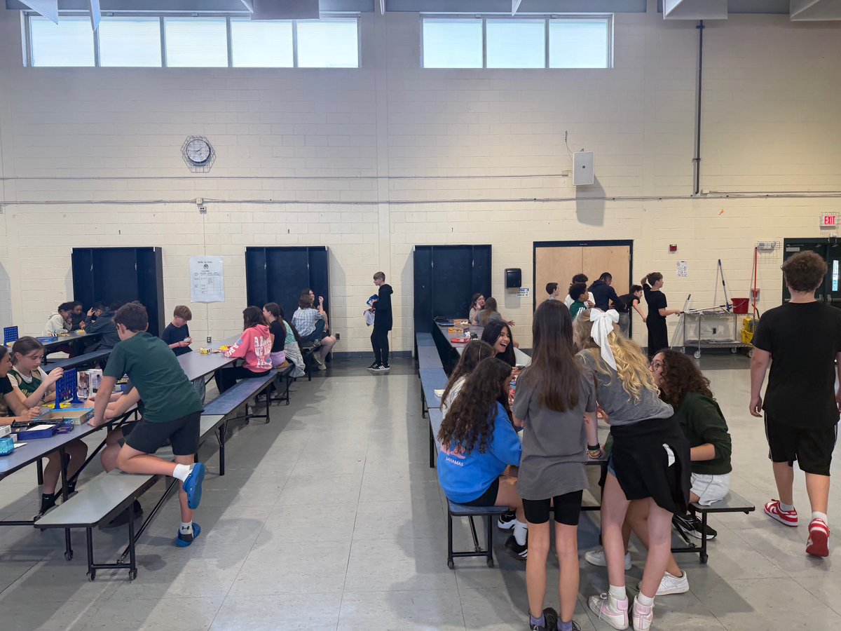 Veterans Memorial Middle School tweet media