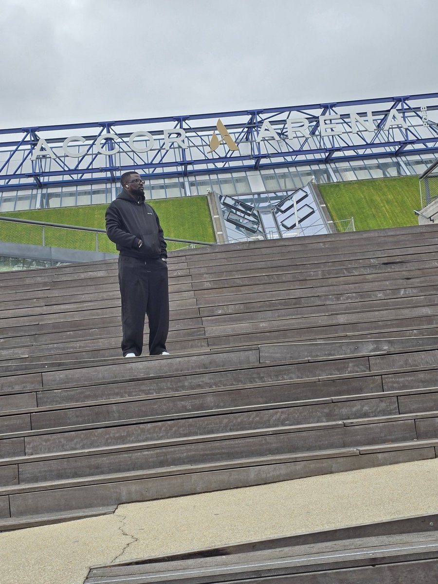 BoyindombeS's tweet photo. Force au Padre pour ce rendez-vous historique ! La Rumba est l'âme de notre peuple et voir @ferregola porter cet héritage à l'Accor Arena est une immense fierté. Que la magie opère et que Paris vibre au rythme de Kinshasa. Tous derrière le projet ! https://t.co/WuvIdkxYWa