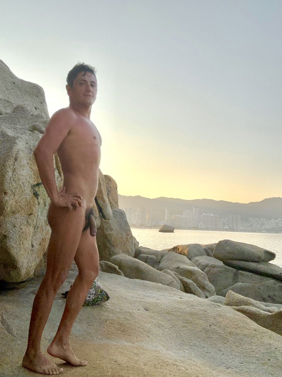 nudguy's tweet photo. Beach morning https://t.co/DZUpw5NLPZ