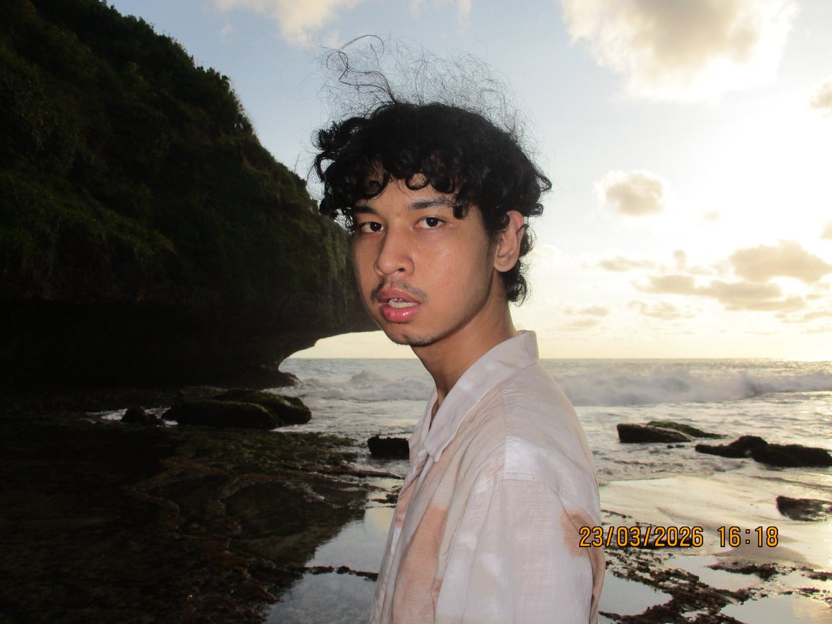 yungrolls tweet media