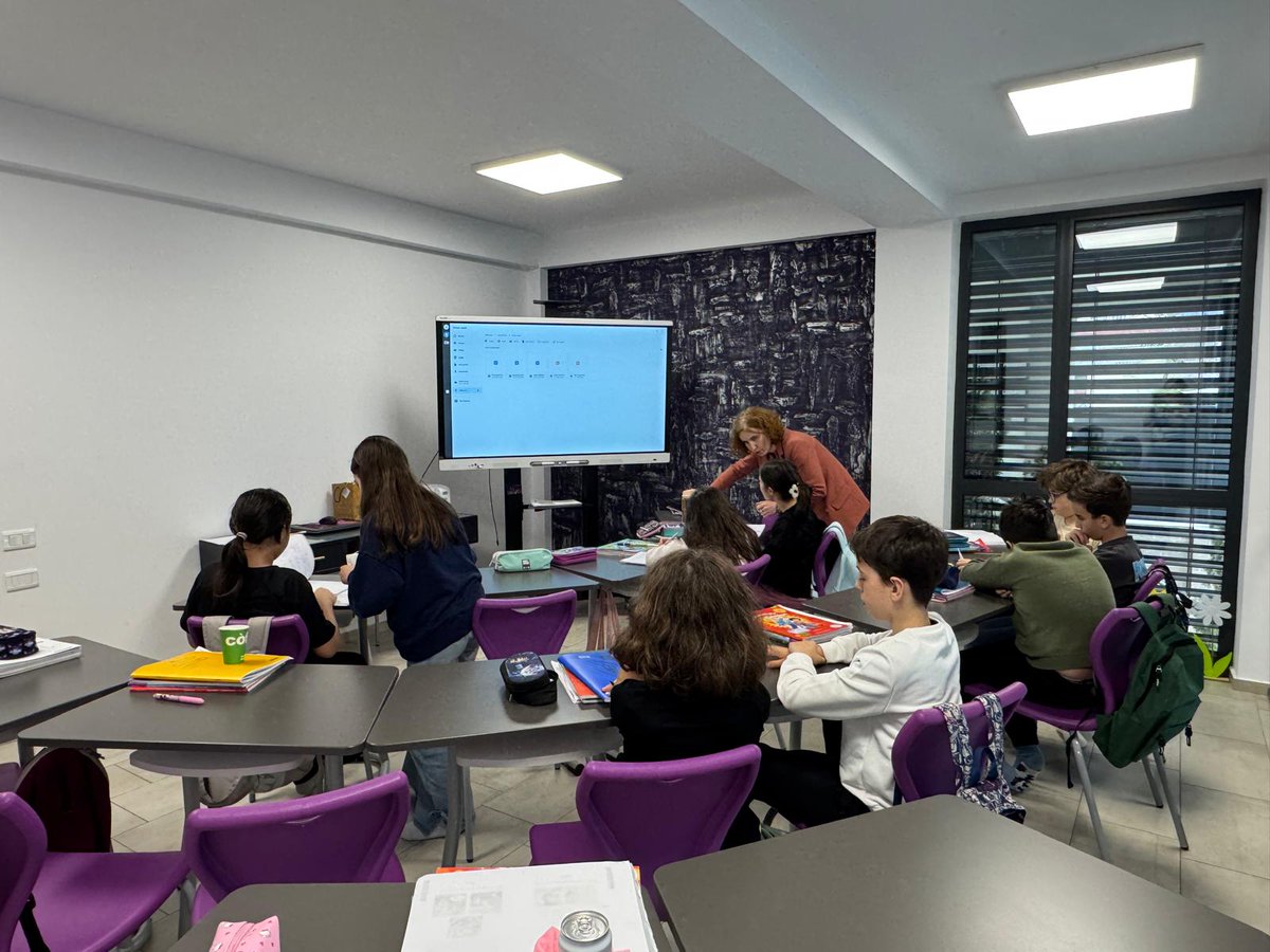 roBritish's tweet image. ✨ “Săptămâna Verde” in Piatra-Neamț and Iași ✨
Curious how you can join us? 👀
🔗Check out our website for all the details: ow.ly/IEqC50YBTGL
#BritishCouncil #EmpoweringEducation #BuildingConnections