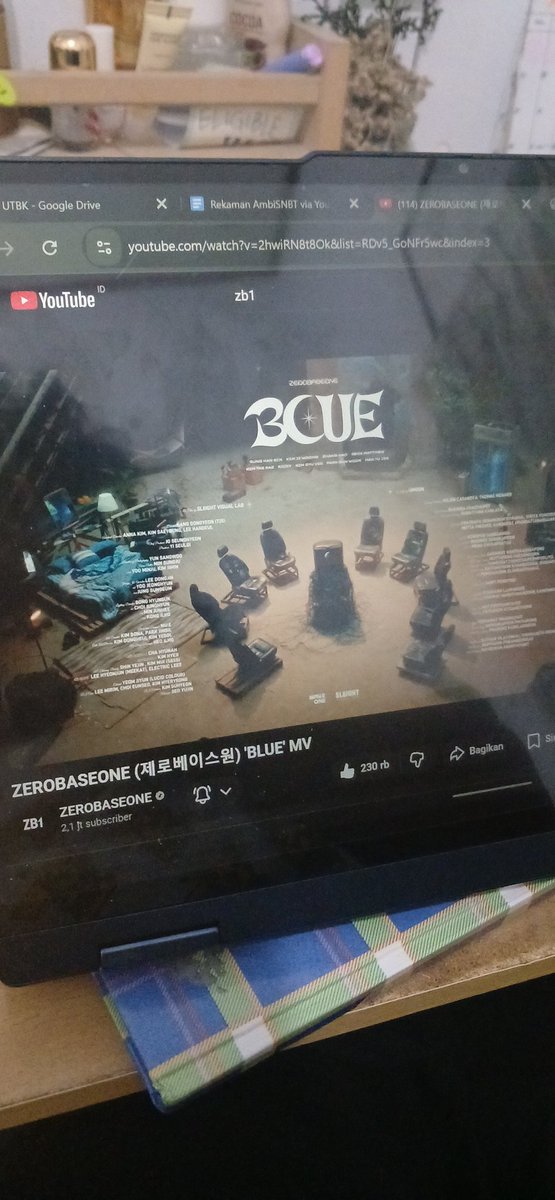 kanyaヽ｡ﾉ♪🎸 jadi studytwt bentar tweet media