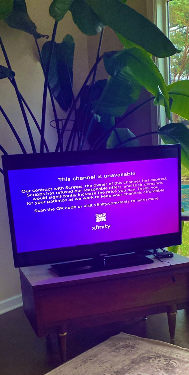 RickA2Z's tweet image. Hey @Xfinity/@comcast and @EWScrippsCo: How about you get your mediation on and allow local #TV #news stations like @FOX17 in #GrandRapids to air on the local #cable #network