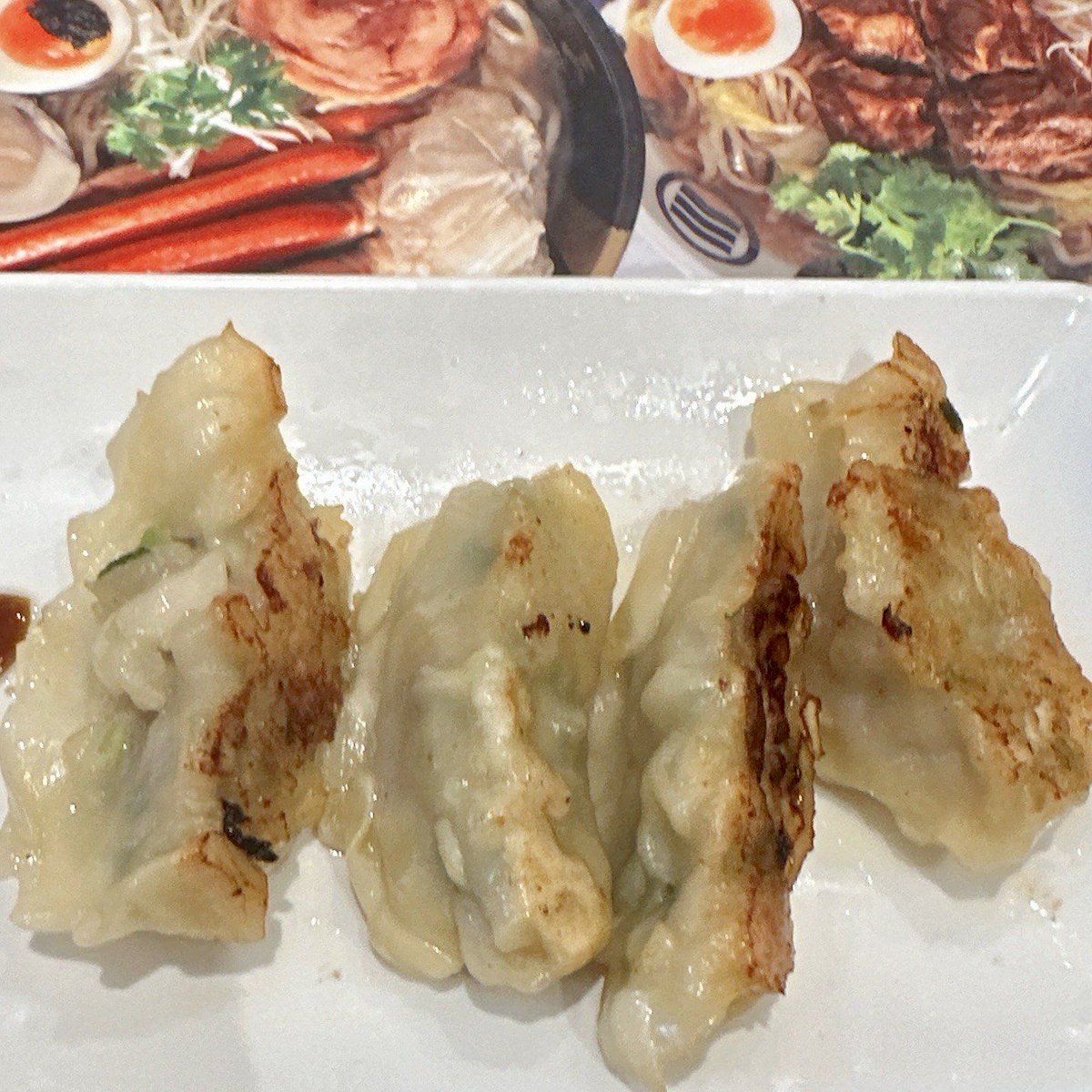 Justin Damn Ring tweet media