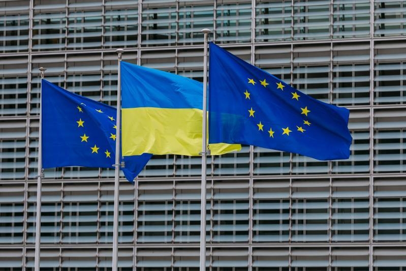 🚨 NOUVEAU CHÈQUE GÉANT POUR L’UKRAINE : 45 milliards d’euros supplémentaires en 2026 !

La Commission européenne propose d’envoyer 45 milliards d’euros à Kiev, prélevés sur le prêt de 90 milliards déjà prévu. Cet argent servira notamment à acheter des drones d’attaque et