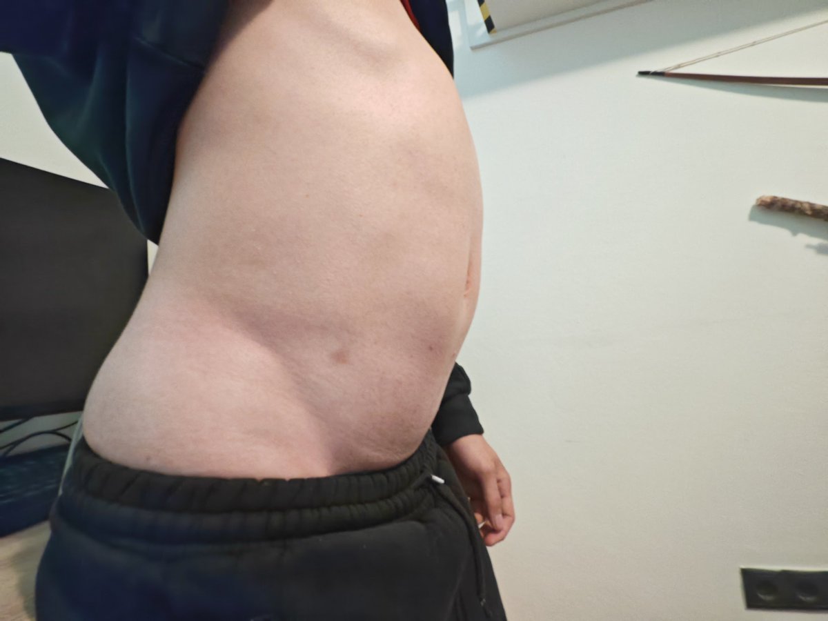 'FlatingFlatboi tweet media