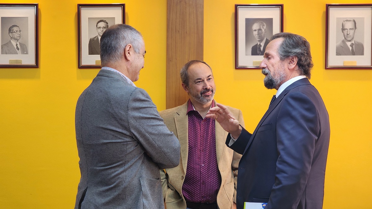 fiudec's tweet photo. Realizamos la primera reunión tras la firma del convenio con IA Clinical, alianza que impulsará investigación aplicada, formación de capital humano y transferencia tecnológica en inteligencia artificial para salud.

Más detalles 👉 https://t.co/tBnU7309wG

@udeconcepcion https://t.co/6qUrwJEHg4