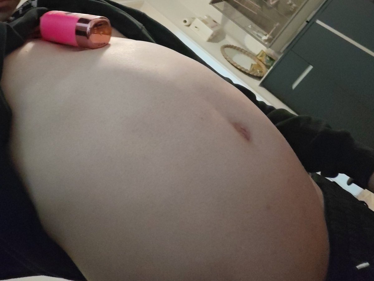 'FlatingFlatboi tweet media