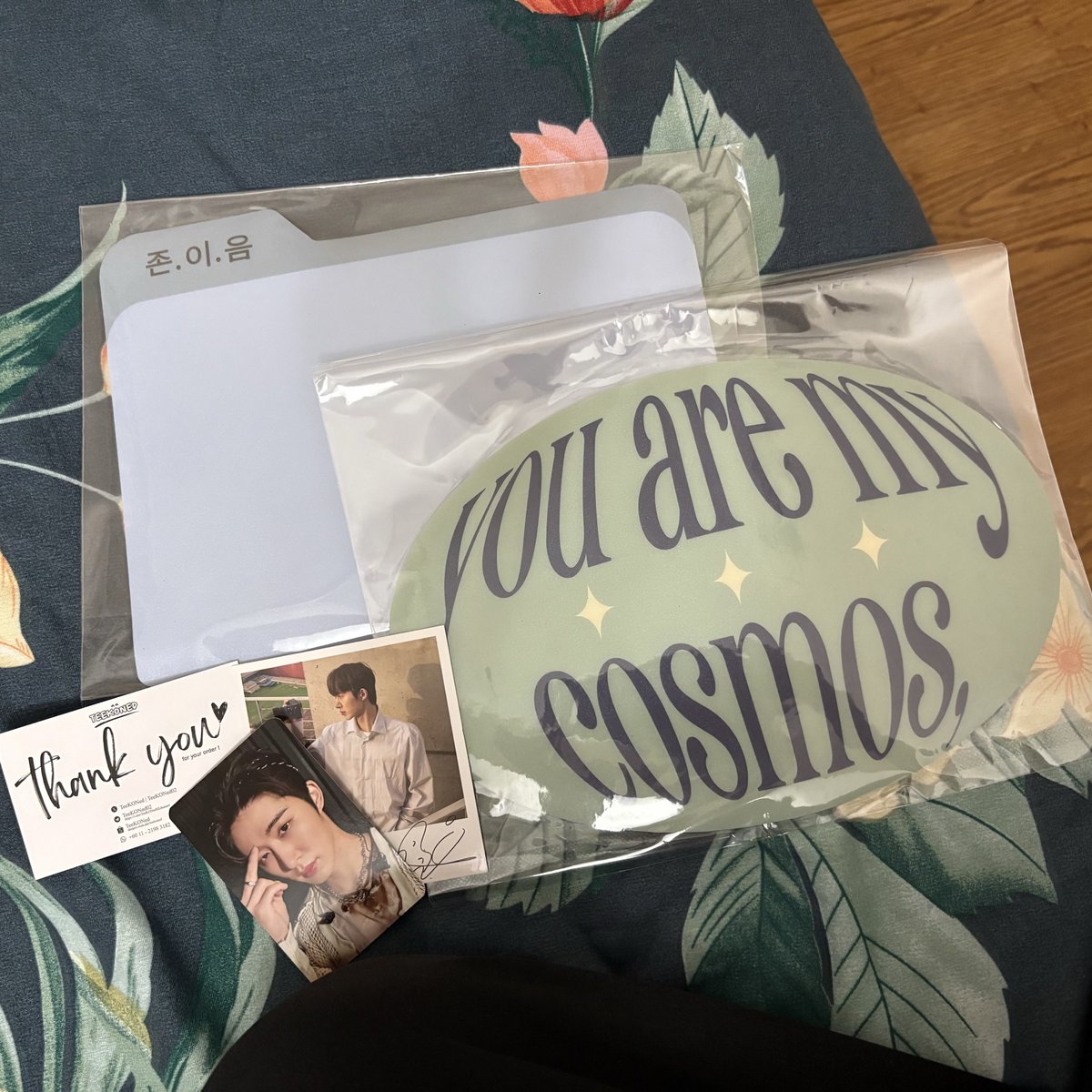 bbiya131's tweet photo. finally in my hands! just when i miss himm hehe. 
thank you @TeeKONed for helping me buy always! 💗 and 이 멋진 굿즈들을 만드신 @pixxe131님! 잘 쓸게요~ https://t.co/rUMFPYykKb